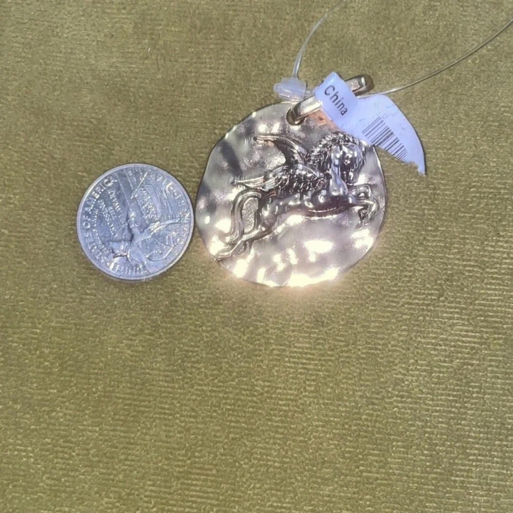 NWT Free People Gold Pegasus Pendant Bag Charm - Picture 4 of 6